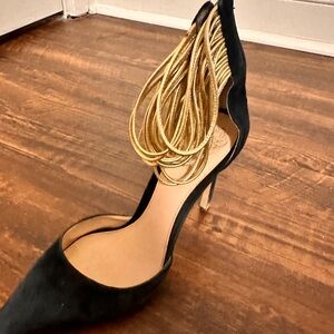 Vince Camuto Black and gold heels- Size 7.5